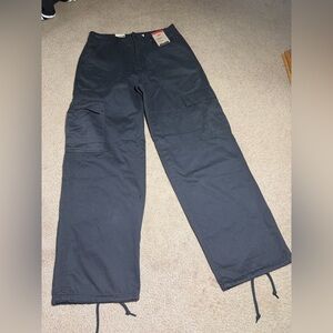 Levi’s ‘94 Baggy Carho pants Womens Size 26x30 NWT